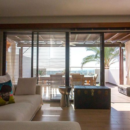 Penthouse Duplex Overlooking The Mediterranean Larnaca Esterno foto
