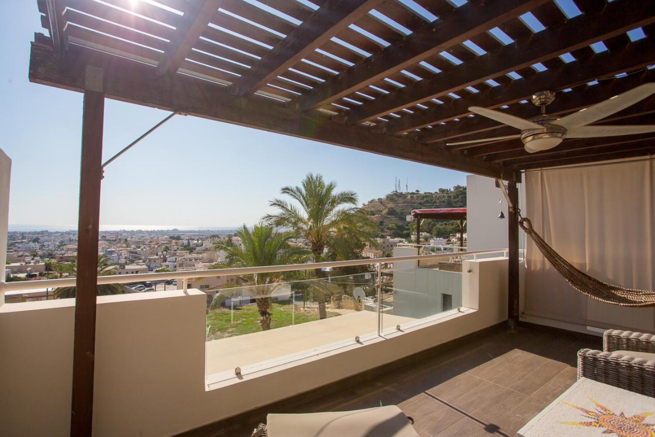 Penthouse Duplex Overlooking The Mediterranean Larnaca Esterno foto
