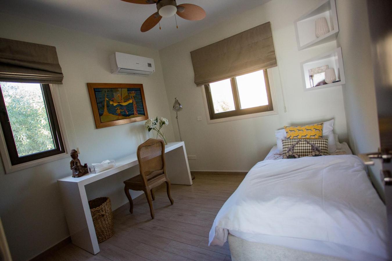 Penthouse Duplex Overlooking The Mediterranean Larnaca Esterno foto